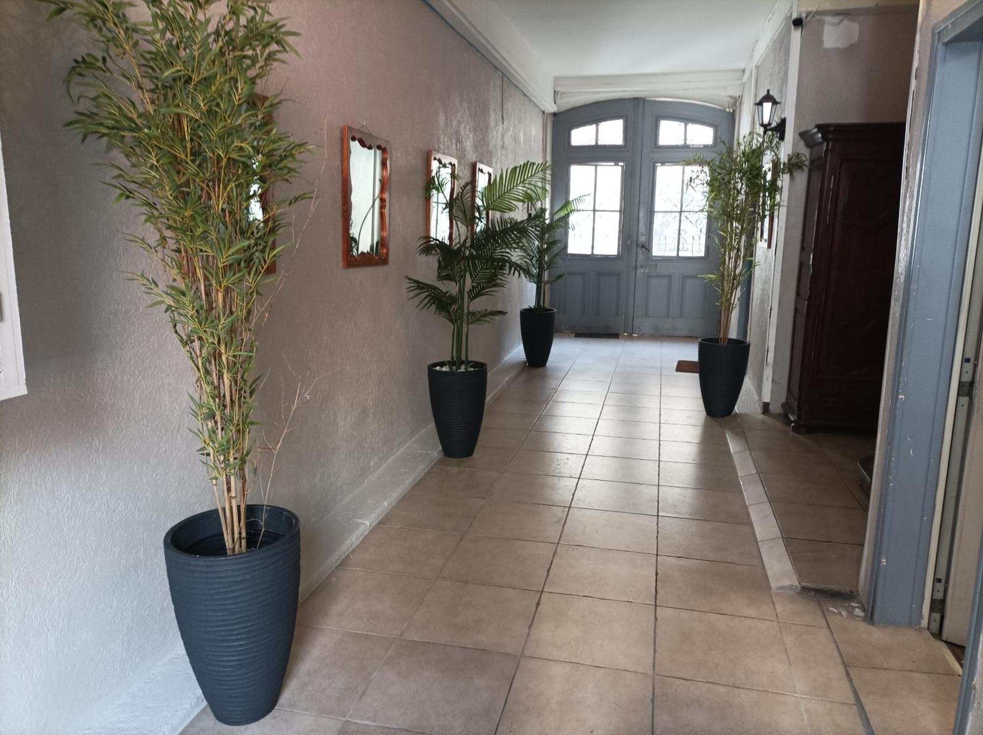 Saëns 7-T2 avec garage privé optionnel-Centre historique et plages à 16km ! Béziers Exterior foto